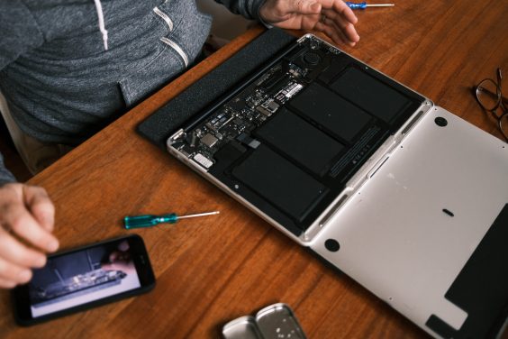 Najczęstsze usterki laptopów – co się psuje najczęściej?